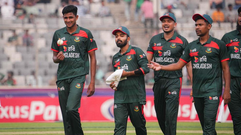 পাকিস্তানকে গুঁড়িয়ে দিয়ে সিরিজে এগিয়ে গেল বাংলাদেশ